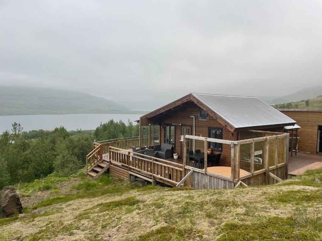 Icelandic Lake House — 5