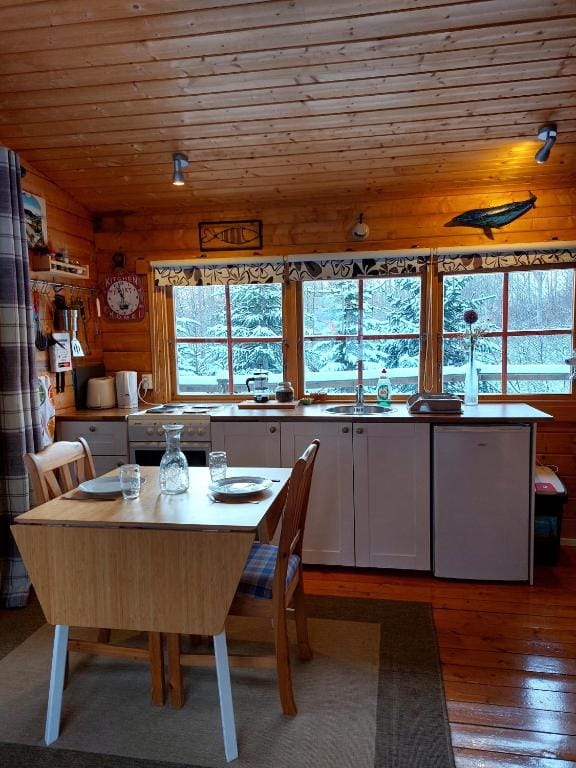 Bakkakot 1 - Cozy Cabins in the Woods — 4