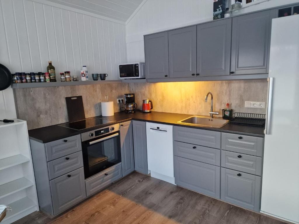 Cottage - two bedrooms — 3