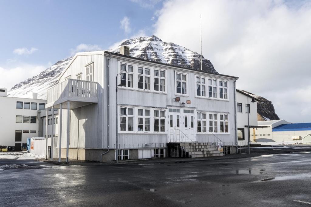 Einarshúsid Guesthouse — 1