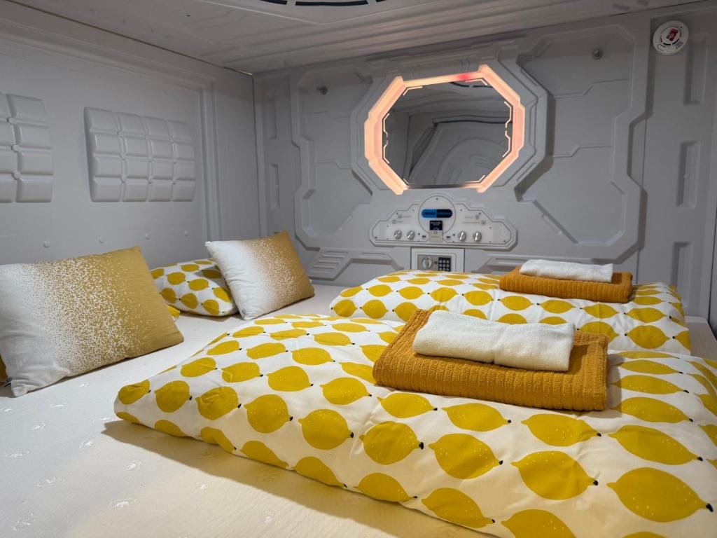 Space capsule Hostel Árblik by Welcome Iceland — 4