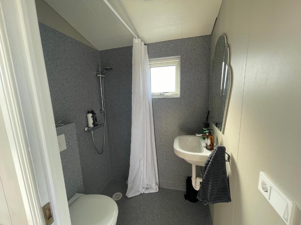 Smabot - riverside cottage — 3