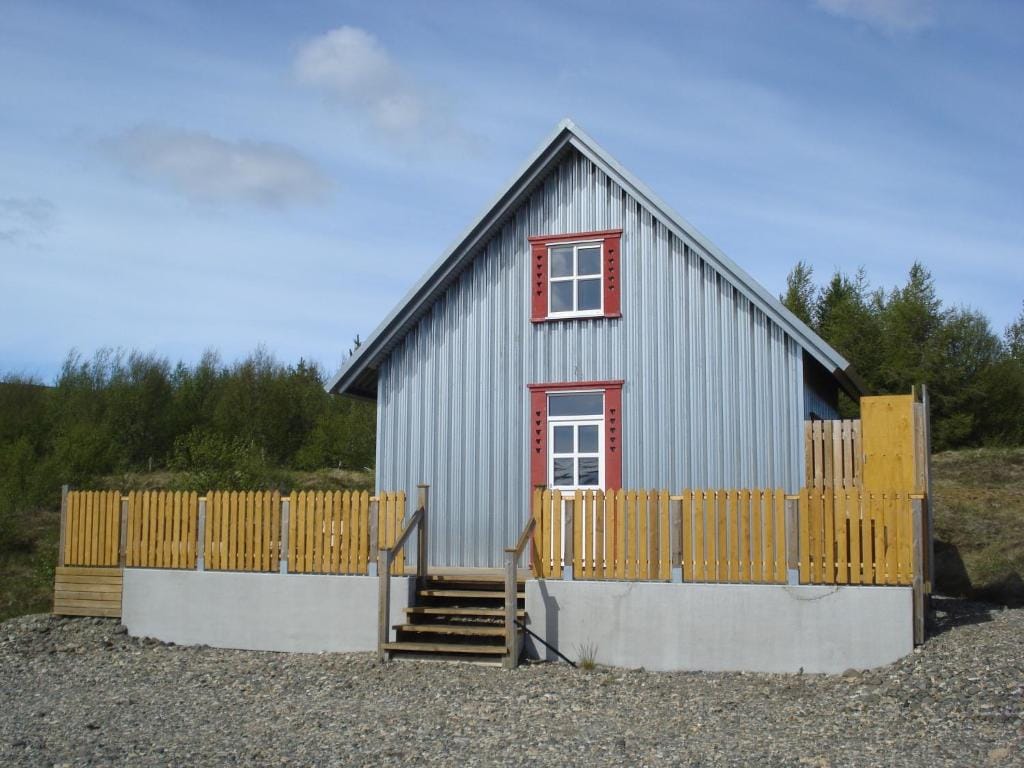 Vinland Cottage — 1
