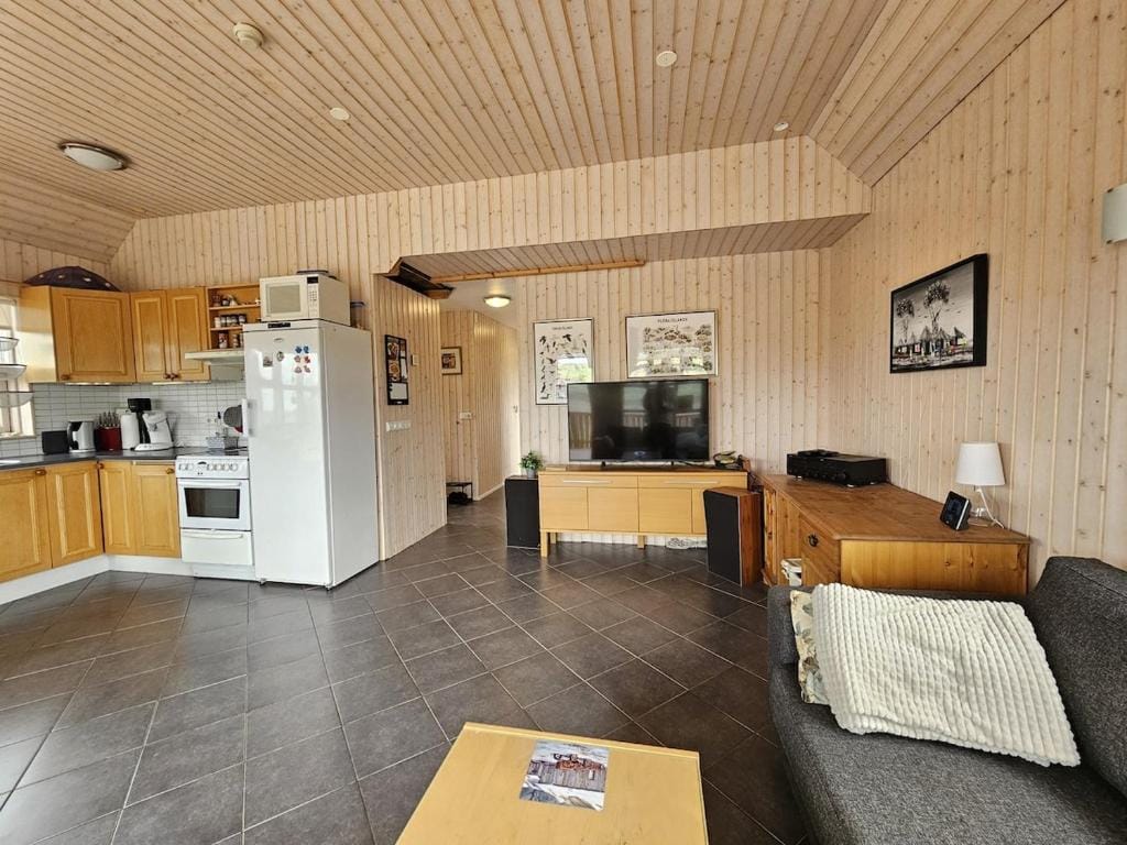 Secret lagoon cabin — 4