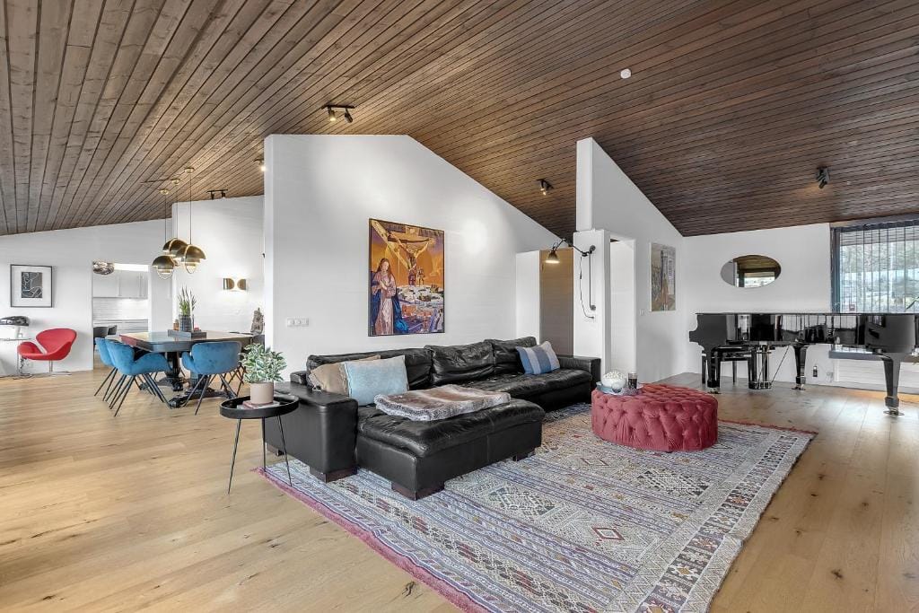 Seaside Villa - 6 Bedrooms HG OOOO6077 — 1