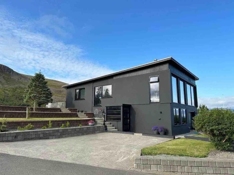 Black pearl - Villa with a view — 2