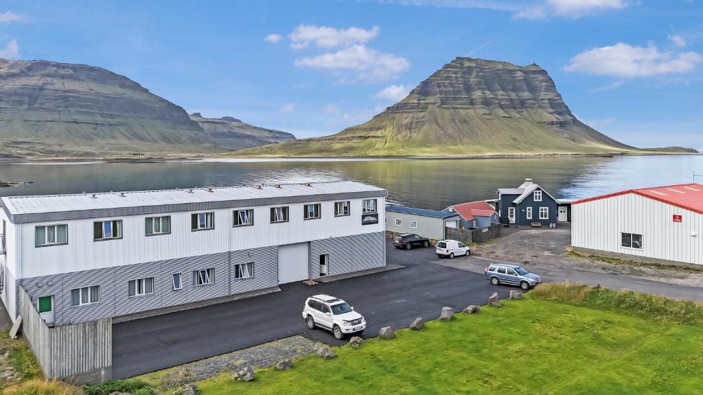 Stöð Guesthouse and apartments — 1