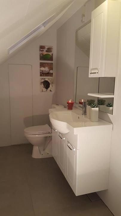 Two bathrooms Free parking Beds for 9 pers Great view — 3