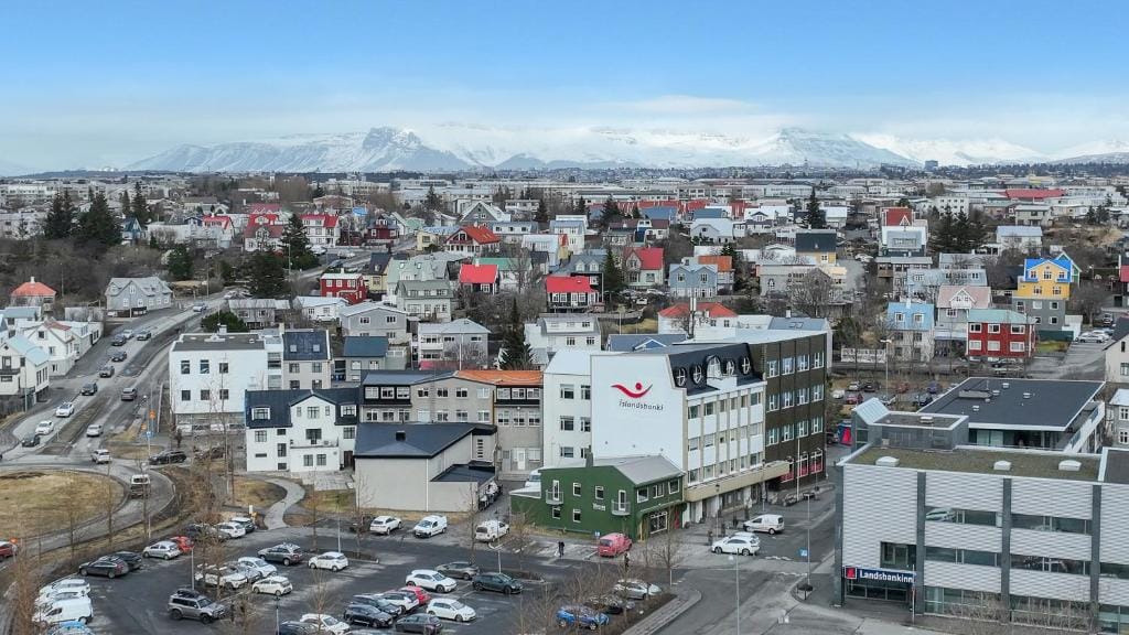Apartment by the sea in the heart of Hafnarfjörður — 5