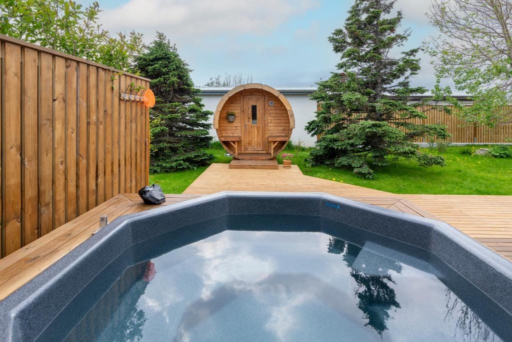Túnfífill Guesthouse - Deluxe villa - free hot tub and sauna, cozy and quiet — 4