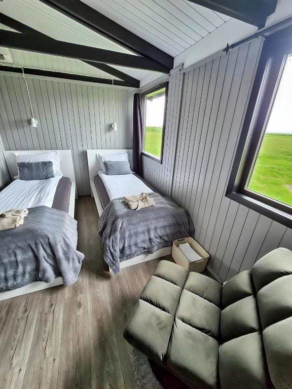 Aurora Cabin and Private Jacuzzi — 5