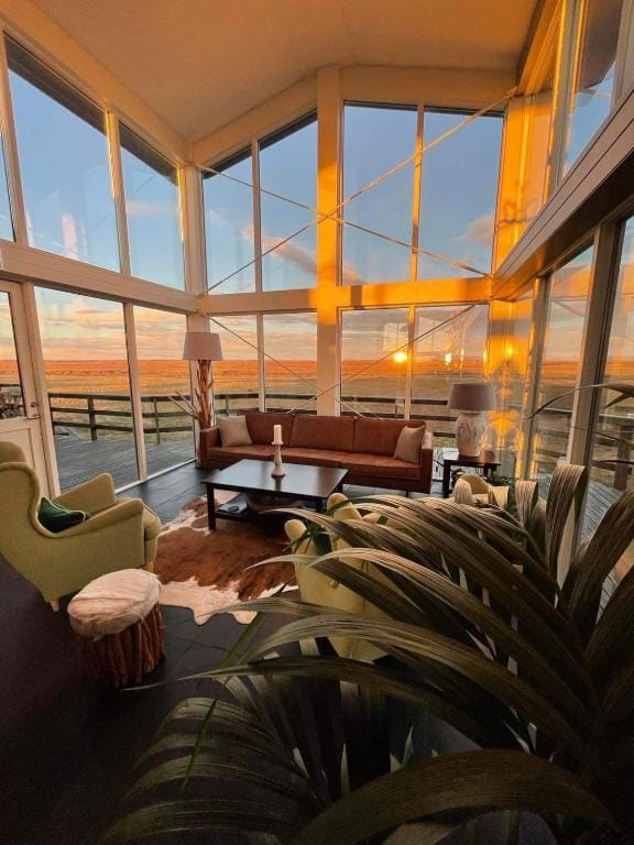 Aurora Lodge Hotel — 1