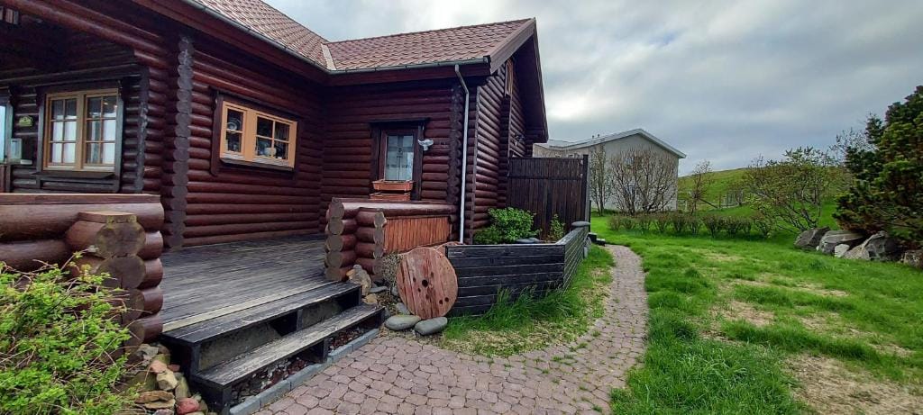 Reykjavik 116 Cozy Mini Studio 14m2 On Road no1 28km from the center of Rvk — 1