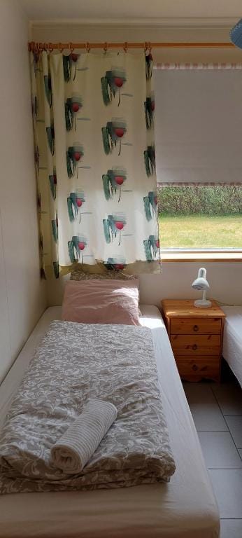 Ægisholt privete house with hot tub — 2