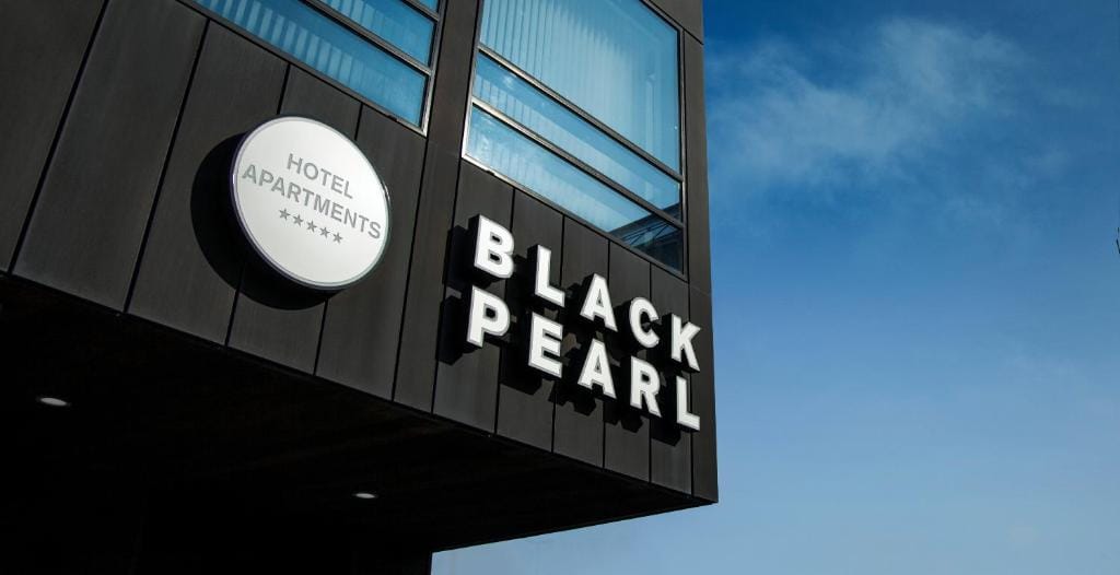 Black Pearl Apartment Hotel — 1