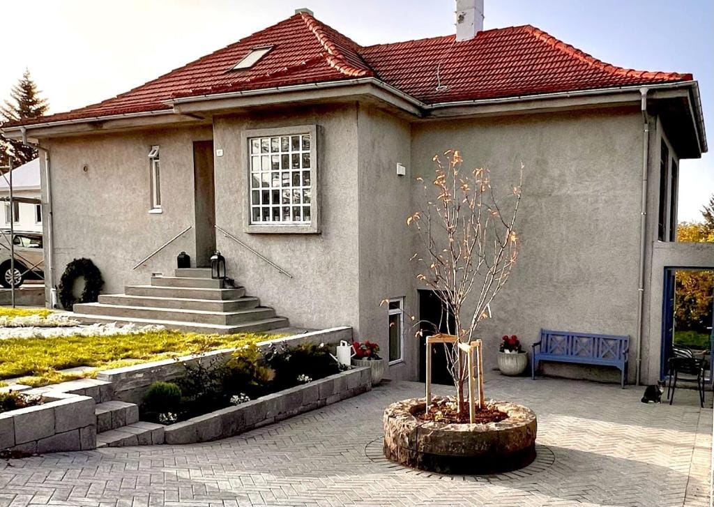 Casa Dísa - Apartments A Boutique Guesthouse in Reykjavik City`s Central Park and Botanical Garden in Laugardalur, Hot-Spring-Valley — 1