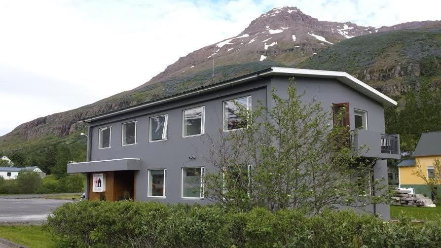 Seydisfjördur Guesthouse — 1