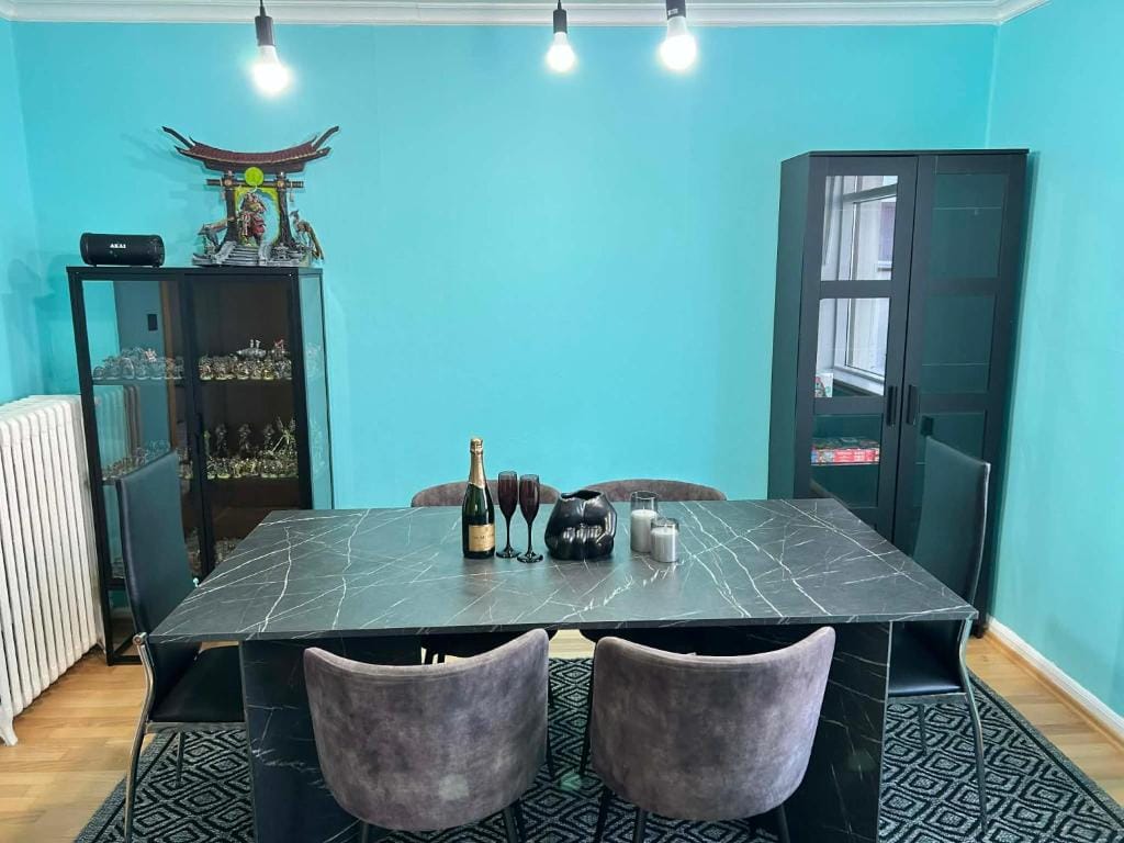 Chic Townhouse - Views Telescope Balcony BBQ — 1