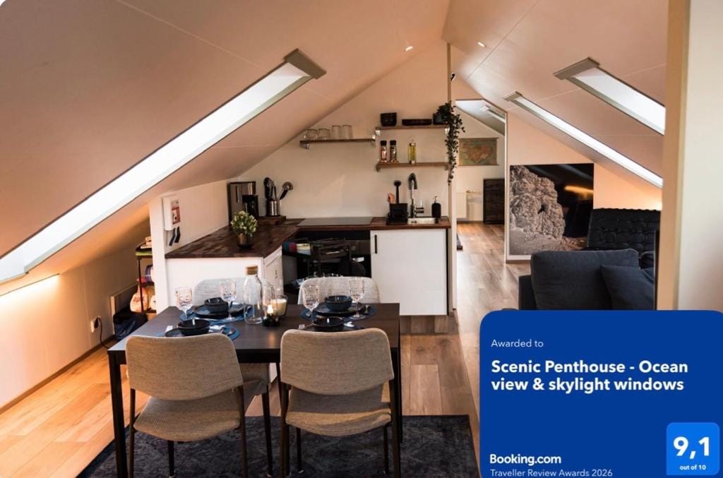 Scenic Penthouse - Ocean view & skylight windows — 1