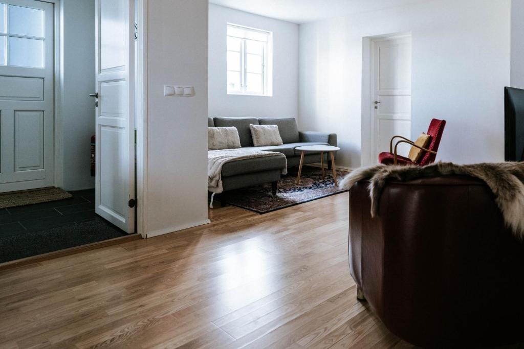 Ocean Views and Gorgeous Design in a Light-Filled 3 BDRM/1.5 Bath Village Home — 5