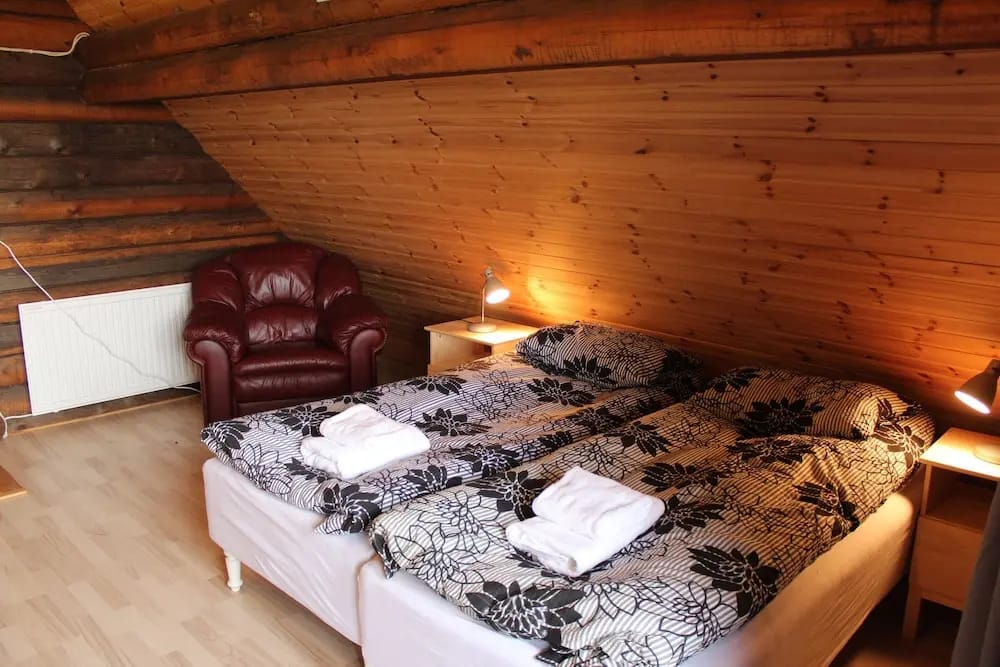 Akureyri Log Cabin — 5