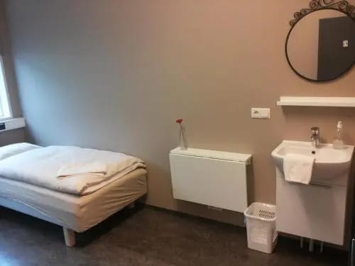 Guesthouse Reynir — 4