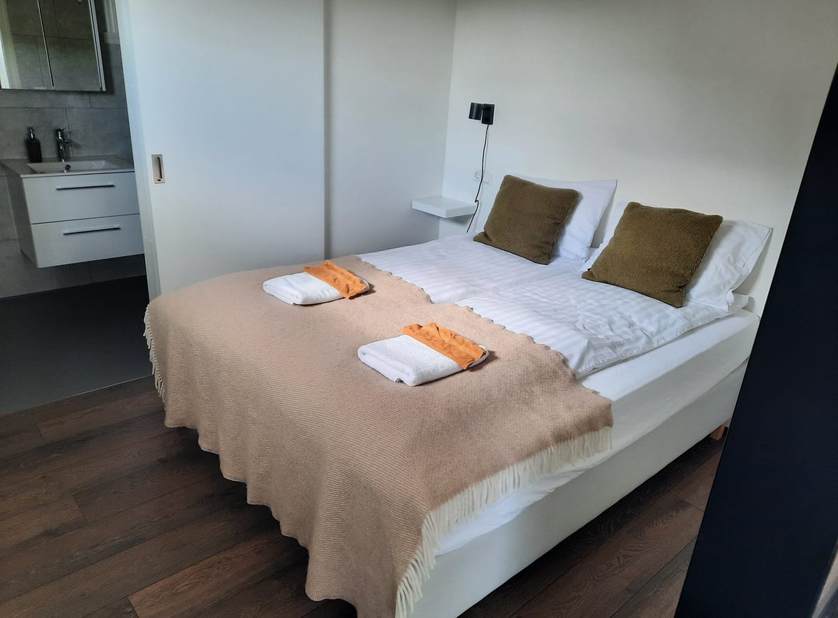 Skammidalur Guesthouse — 2